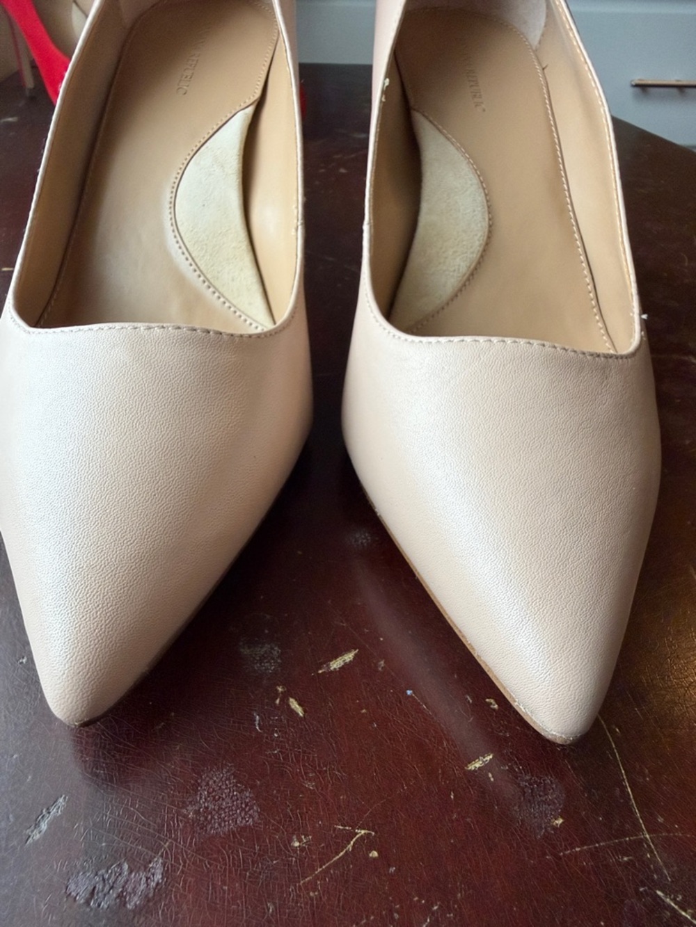 Like New Banana Republic Pointed Toe High Heels in Red and Nude - Picture 10 of 13